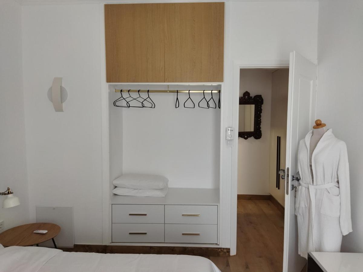 Minimal Apartment By The Beach Corinth Bagian luar foto