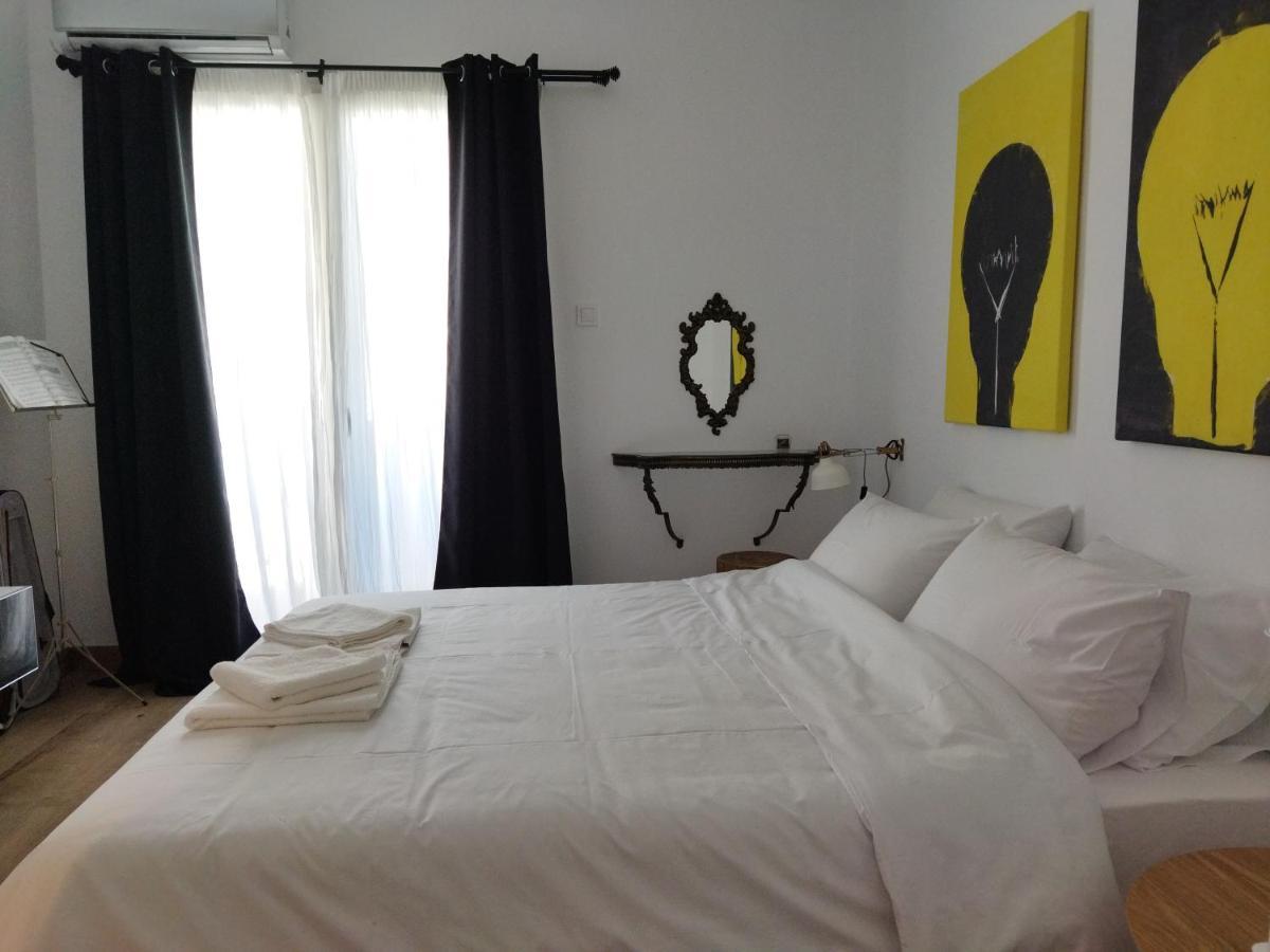 Minimal Apartment By The Beach Corinth Bagian luar foto